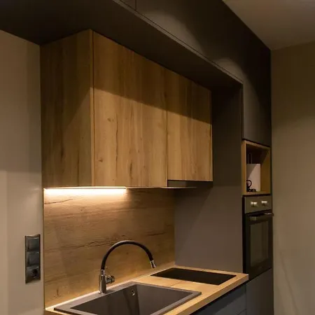 Modern Studio 2 In Center, Near Elia Square Apartment *
