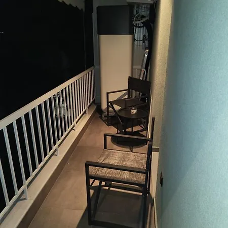 Modern Studio 2 In Center, Near Elia Square Apartment