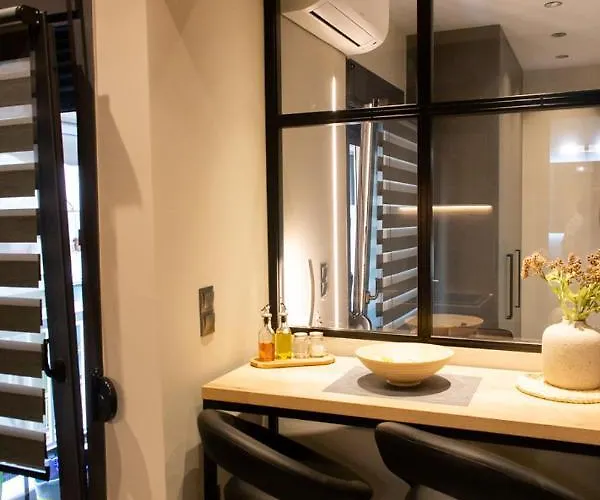 Modern 2 In Center, Near Elia Square * ヴェリア