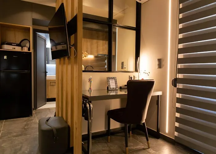 Modern 2 In Center, Near Elia Square * ヴェリア