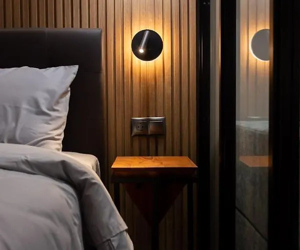 Modern 2 In Center, Near Elia Square アパート ヴェリア